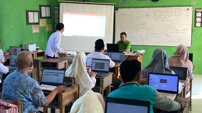 pelatihan desain grafis guru